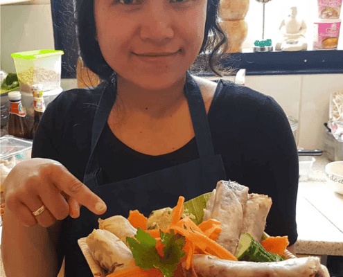 Pornshita met Thaise snacks Thais eten bestellen